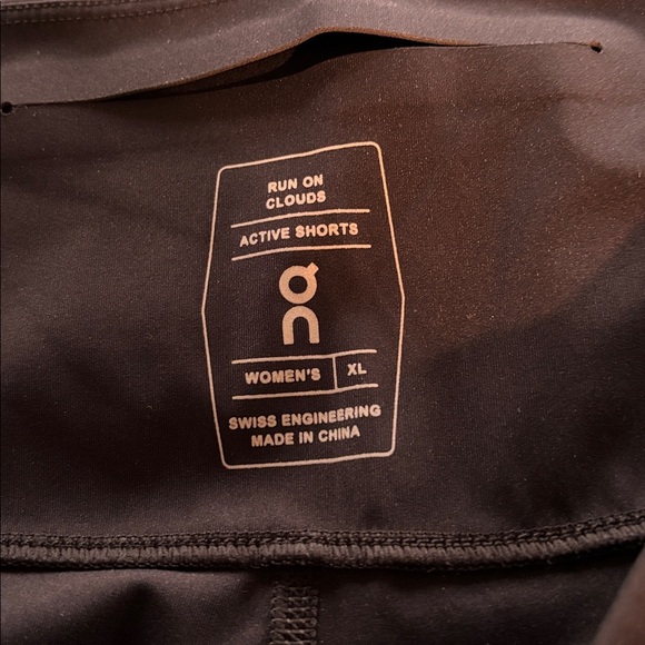 On Running Active Work Out Performance Shorts XL Black Logo 10” Pull On Athletic - Picture 4 of 4